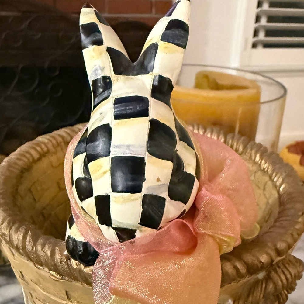 MacKenzie-Childs Courtly Check Rabbit Hippity Hop Pot - Picture 6 of 8